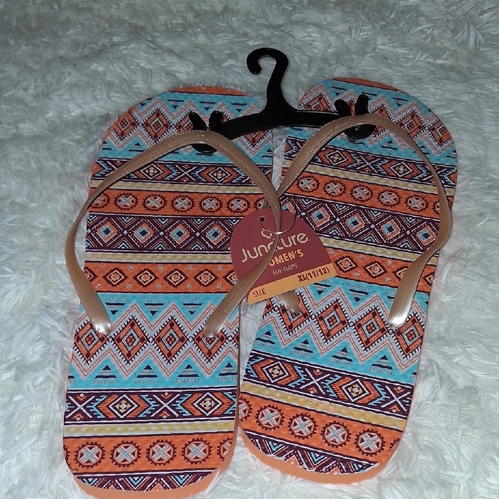 Juncture Women's Multicolor Flip Flops
